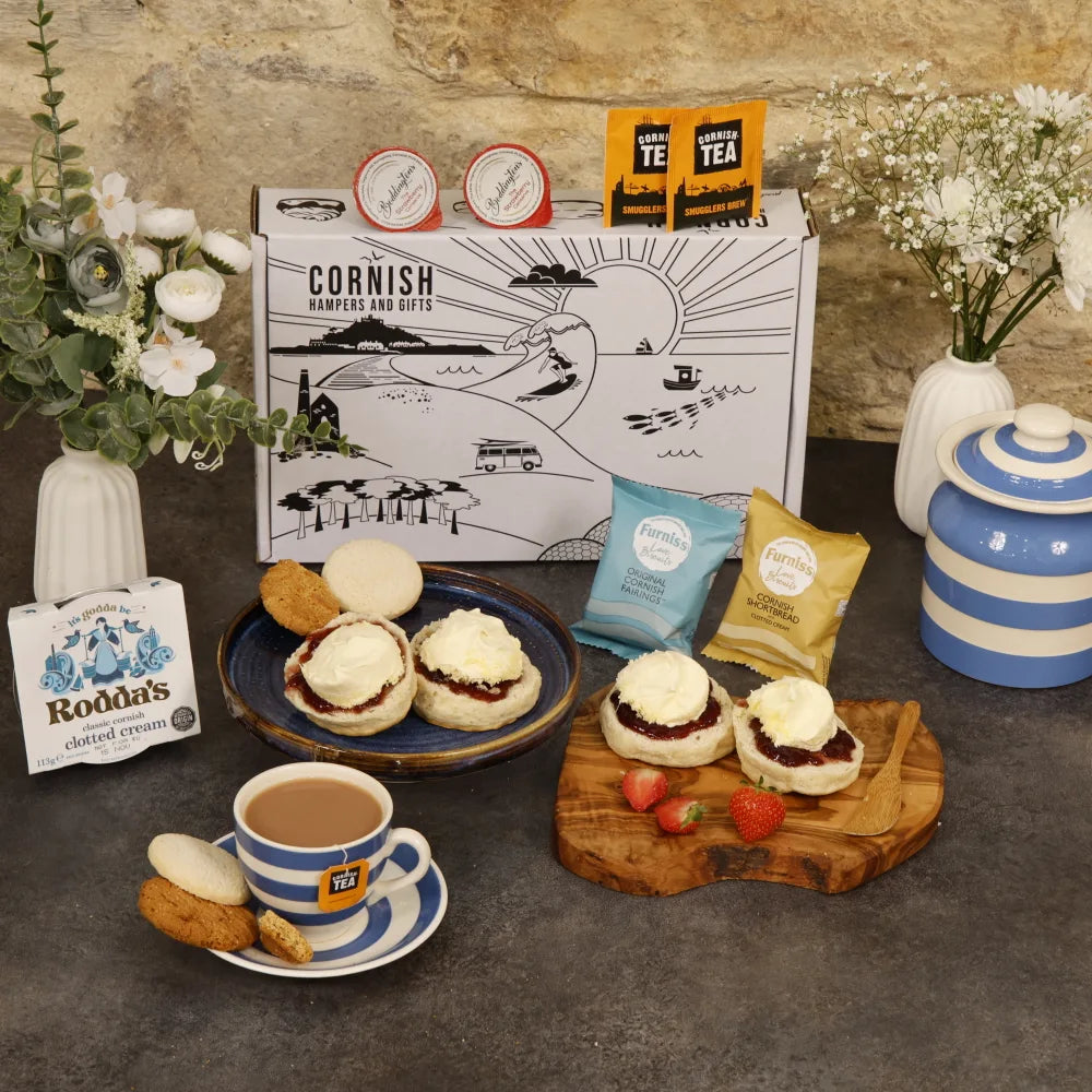 Strawberry Cream Tea for 2 Hamper