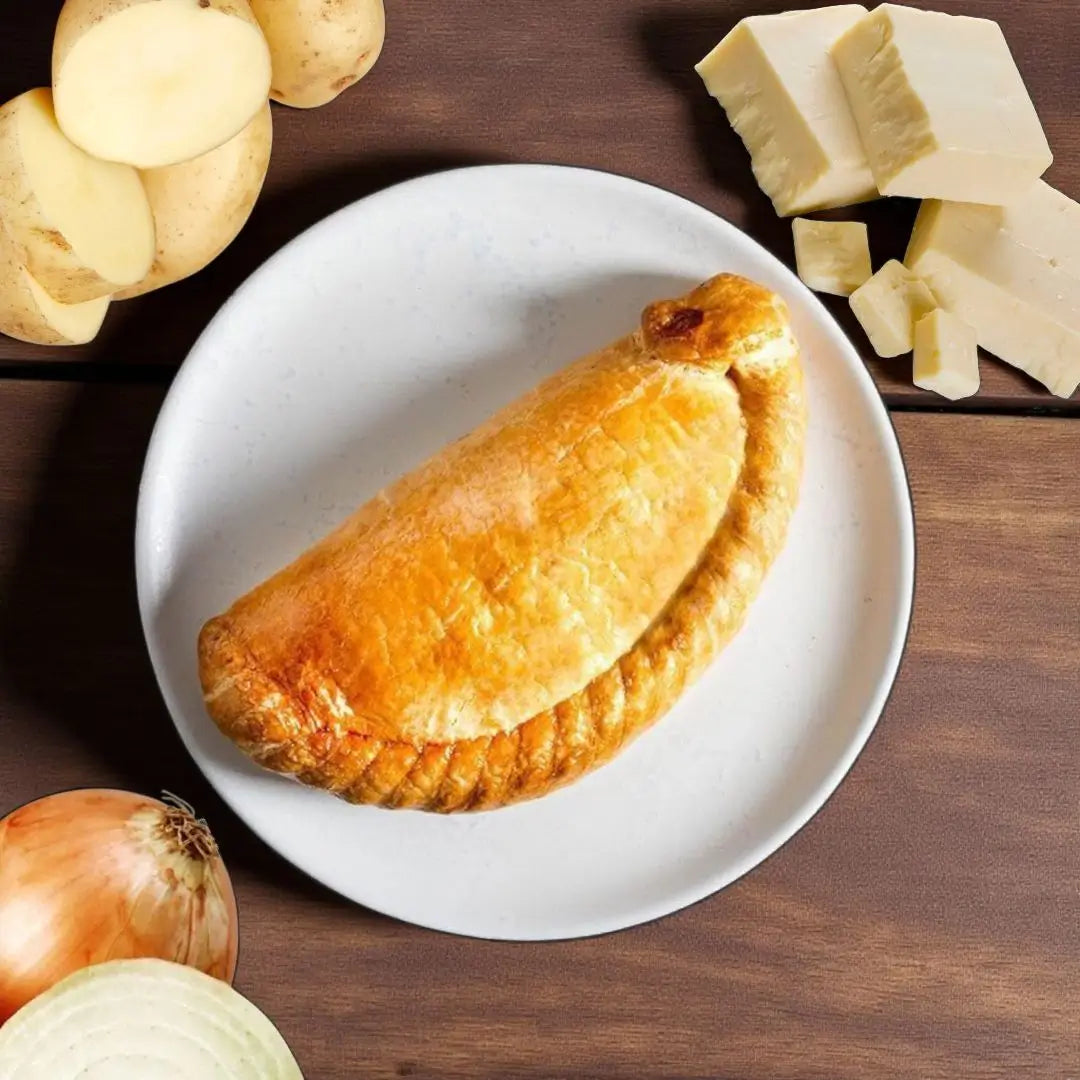 Four-person hamper with cheese & onion pasties and cream tea
