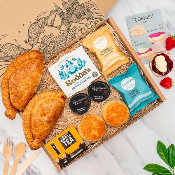 Two-person hamper with Cornish pasties, scones and jam