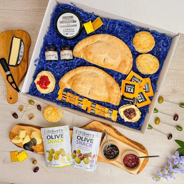 Artisan pasty and Cornish cheese box for two people