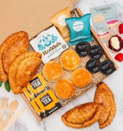 Team packing cream teas and gifts in Cornwall